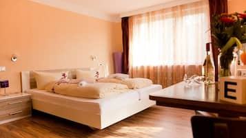 Comfort Double Room, 1 Queen Bed, Private Bathroom | Premium bedding, free WiFi, bed sheets