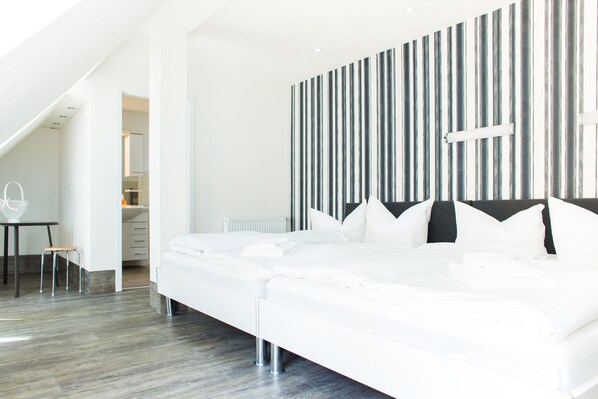 Classic-Doubleroom, 1 Doublebed, private bathroom, Annex, 400m from main building | Premium bedding, free WiFi, bed sheets
