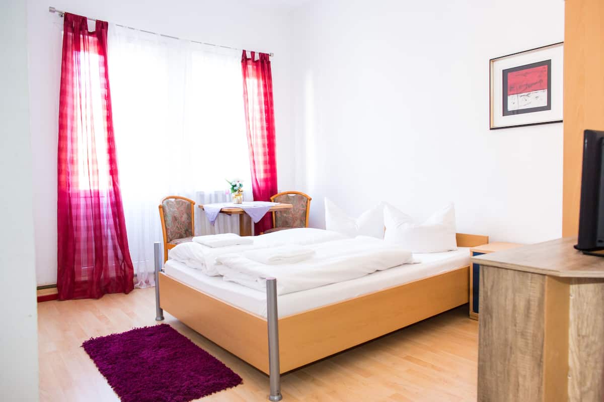 Tweepersoonskamer, 1 tweepersoonsbed, privébadkamer (with French Bed) | Luxe beddengoed, gratis wifi, beddengoed