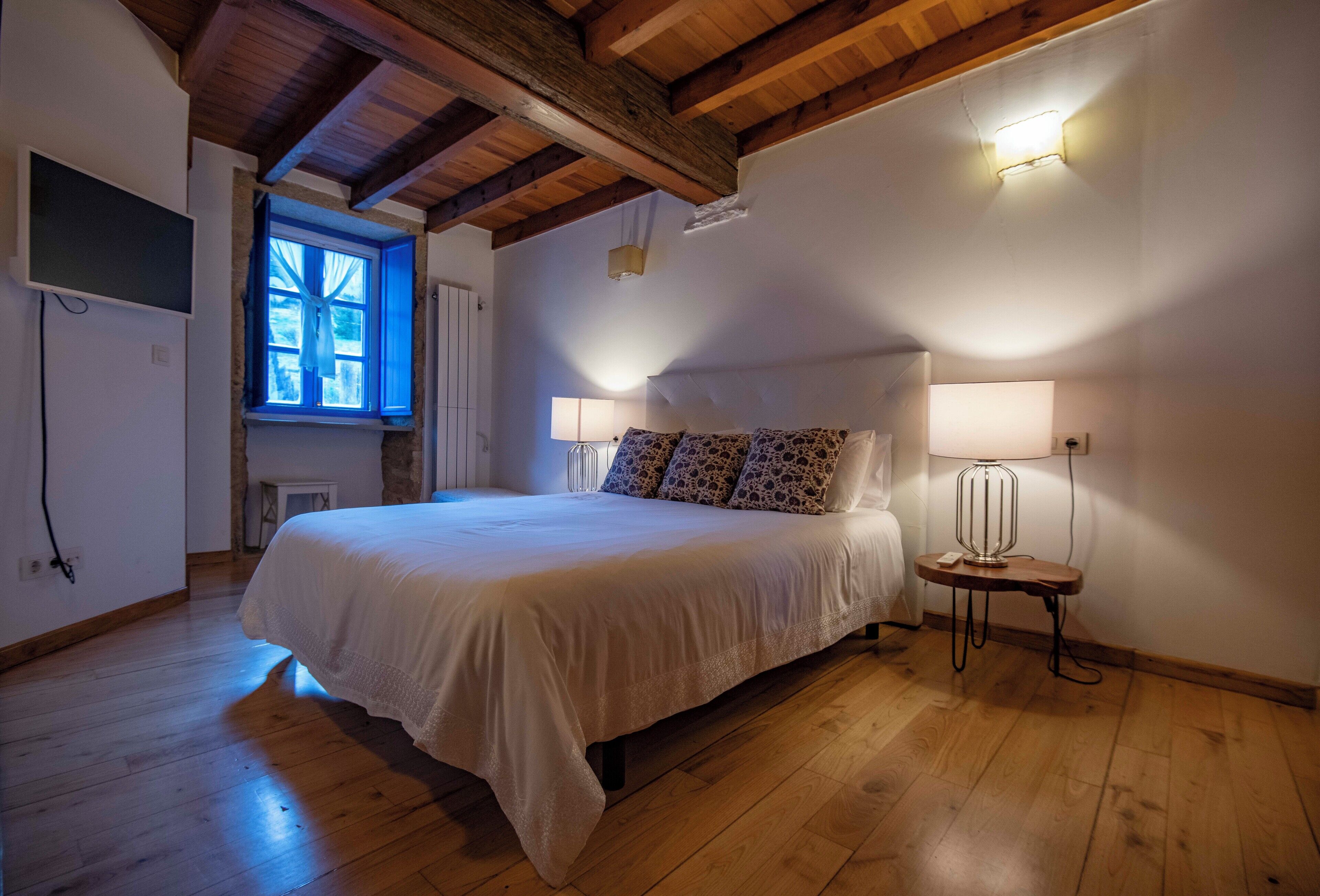 Basic Double Room | Internet, bed sheets