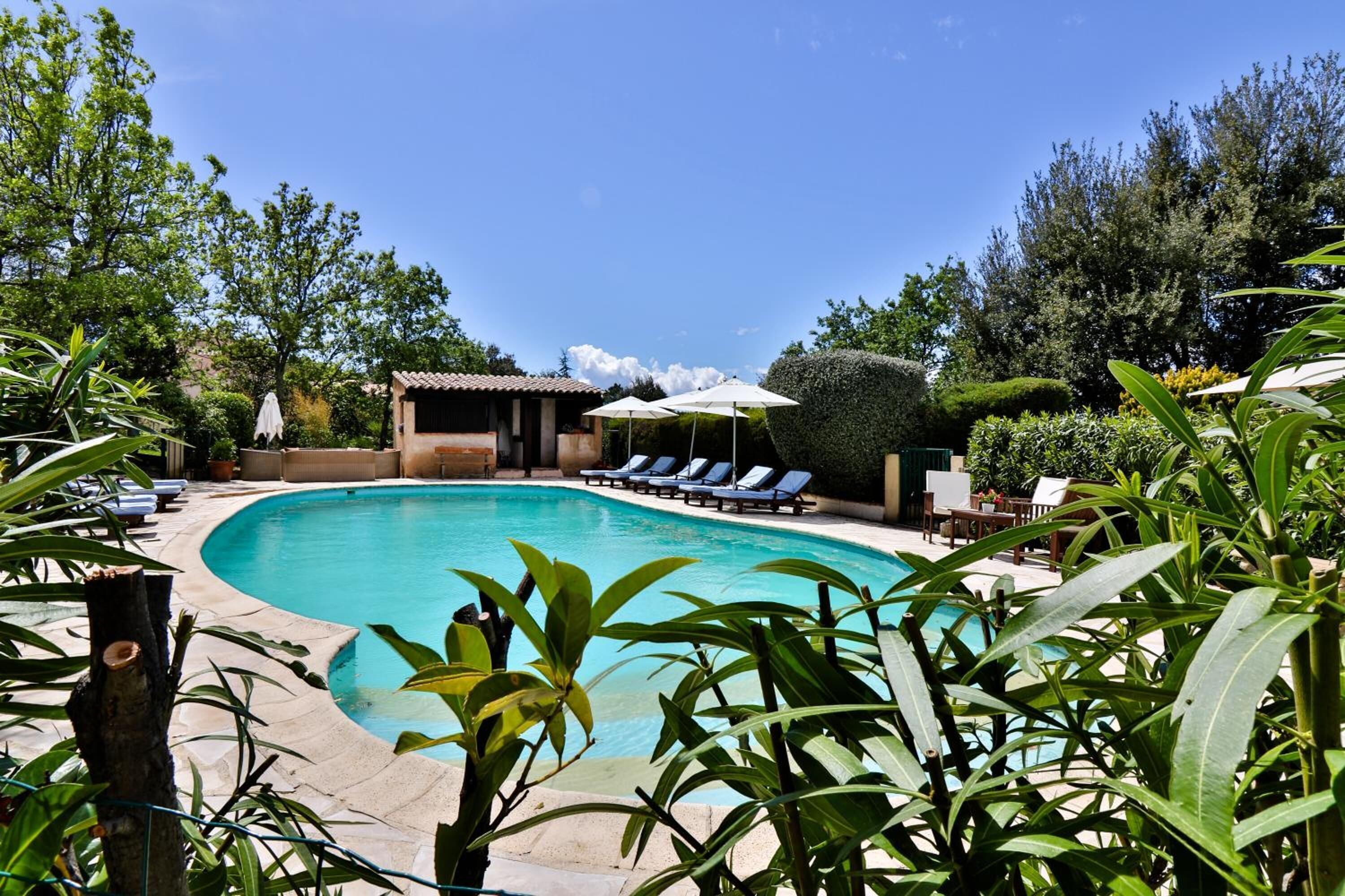 Outdoor pool, open 9:00 AM to 7:00 PM, sun loungers
