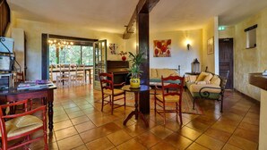 Flat-screen TV - Hotel l'Estirado des Adrets (Les Adrets-de-l'Esterel)