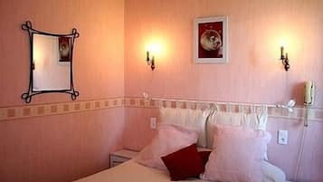 Habitación doble | Escritorio, insonorización y tabla de planchar con plancha