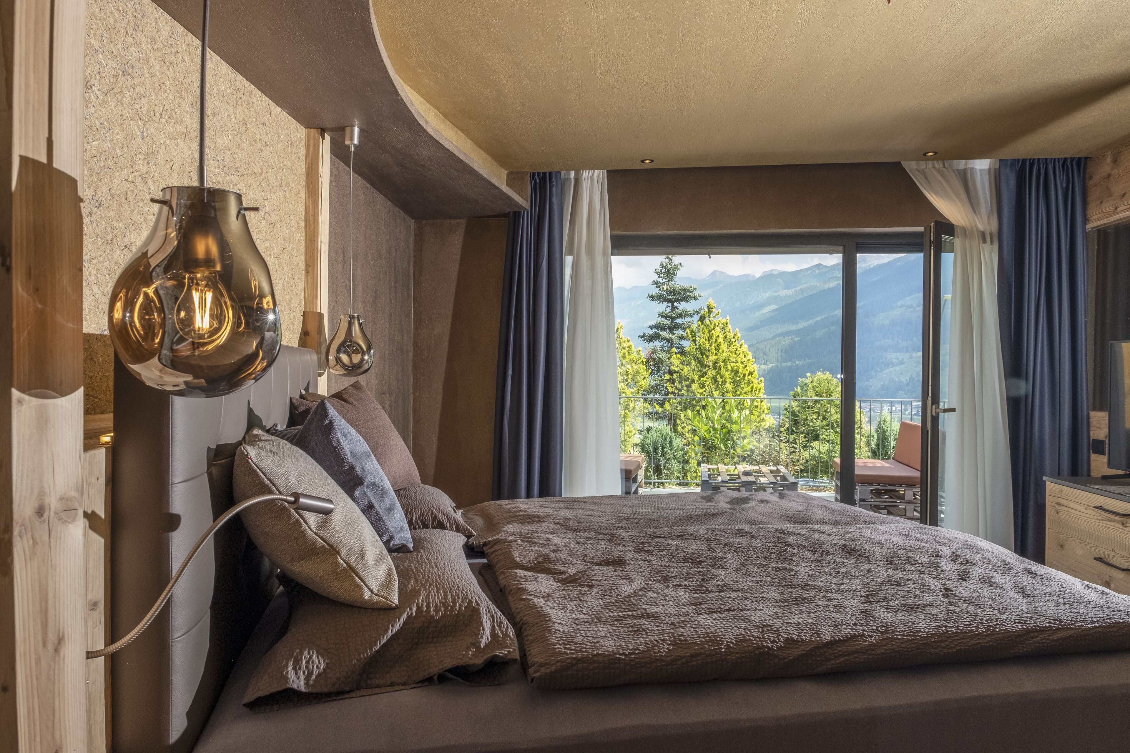 Suite Deluxe La Roccia | Ropa de cama hipoalergénica, minibar, caja fuerte