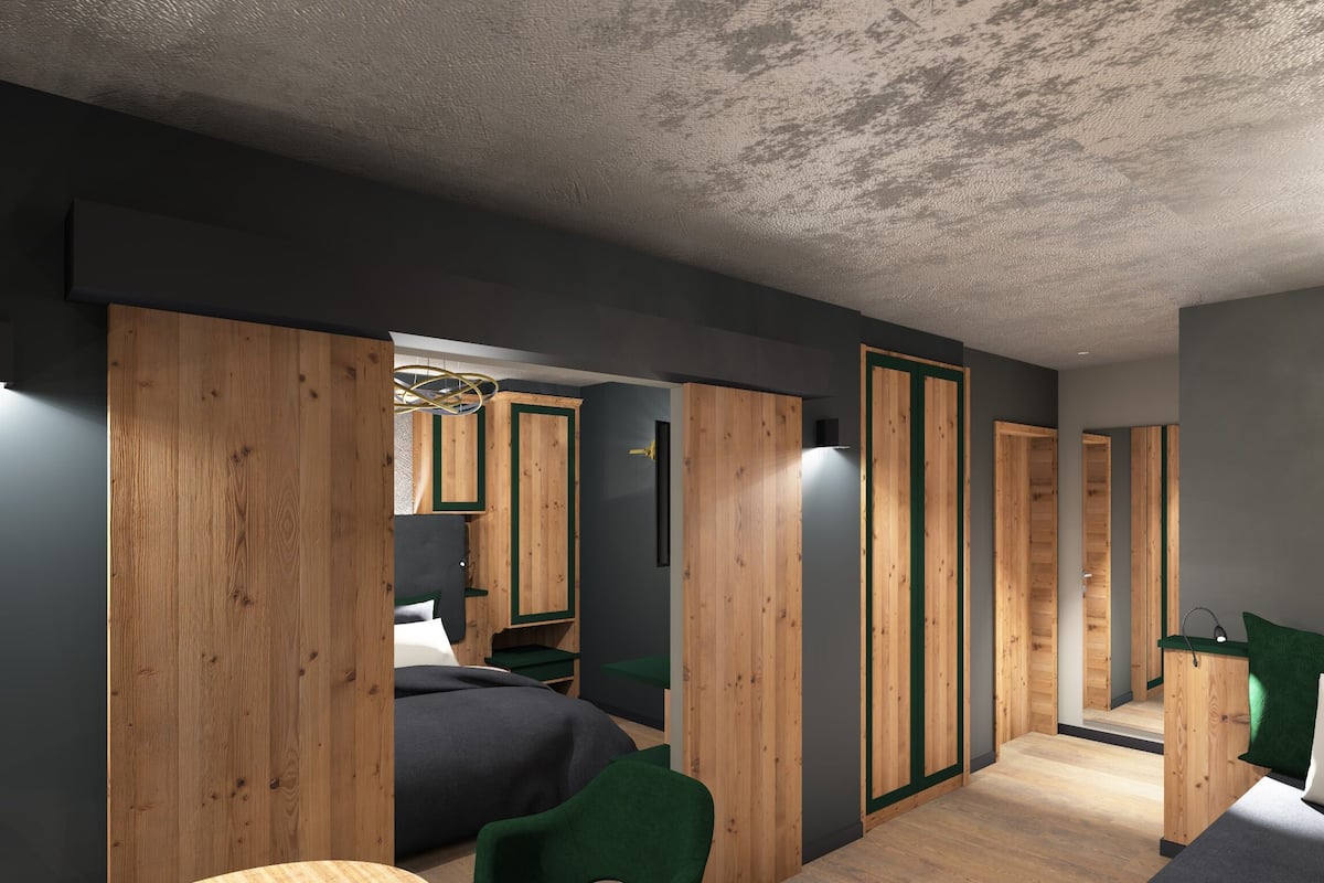 Suite | 1 bedroom, hypo-allergenic bedding, minibar, in-room safe