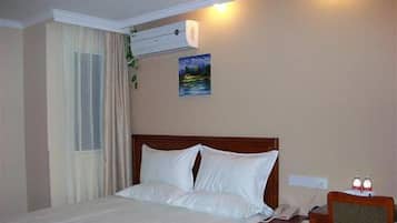 Twin Room | In-room safe, desk, blackout drapes, free WiFi