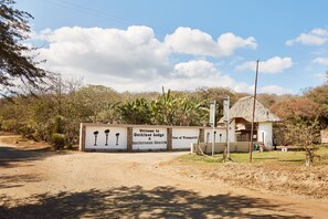 Property entrance - First Group Gethlane Lodge (Greater Tubatse)