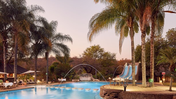 5 outdoor pools, pool umbrellas, pool loungers - First Group Gethlane Lodge (Greater Tubatse)