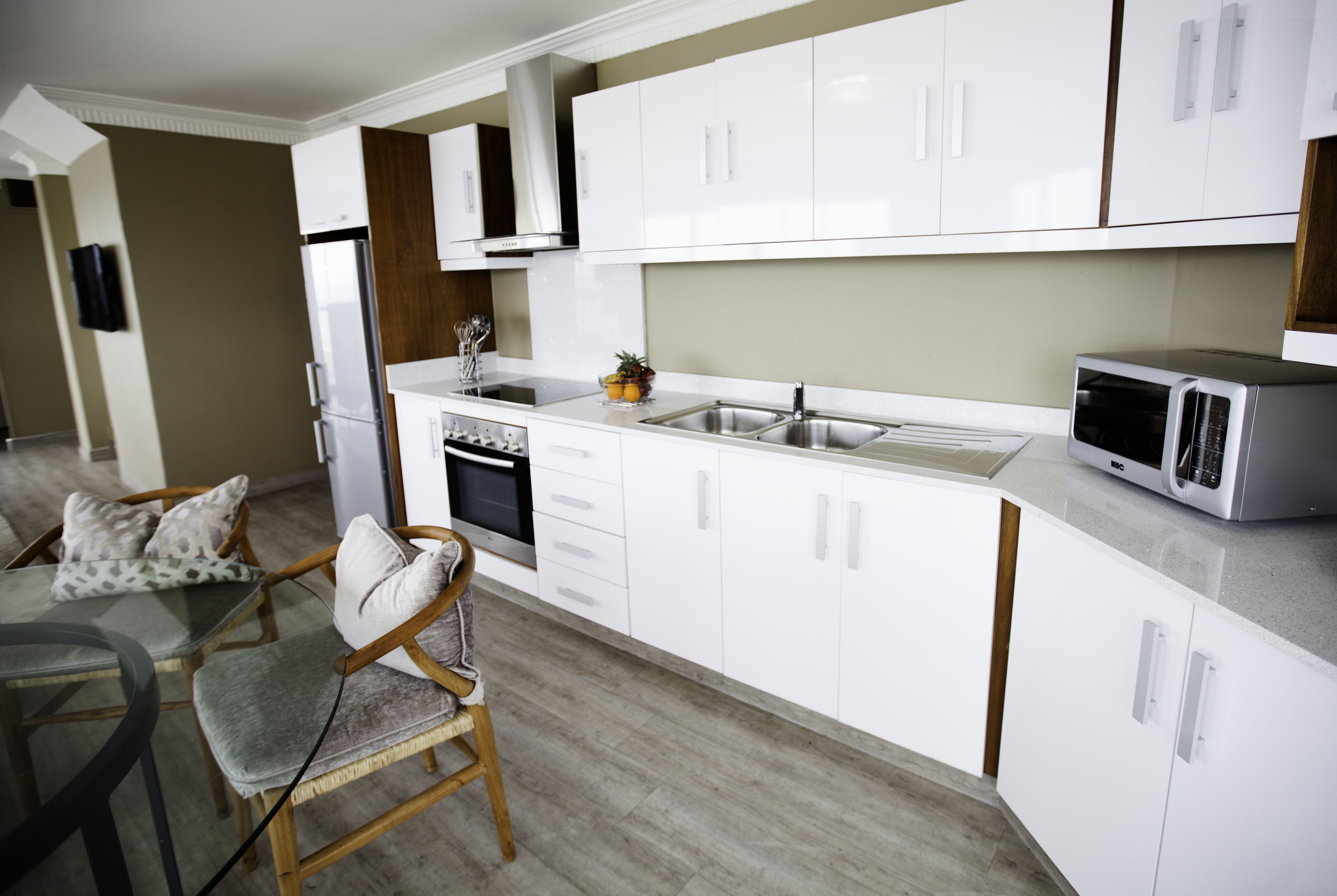 Foto - First Group The Palace All-Suite