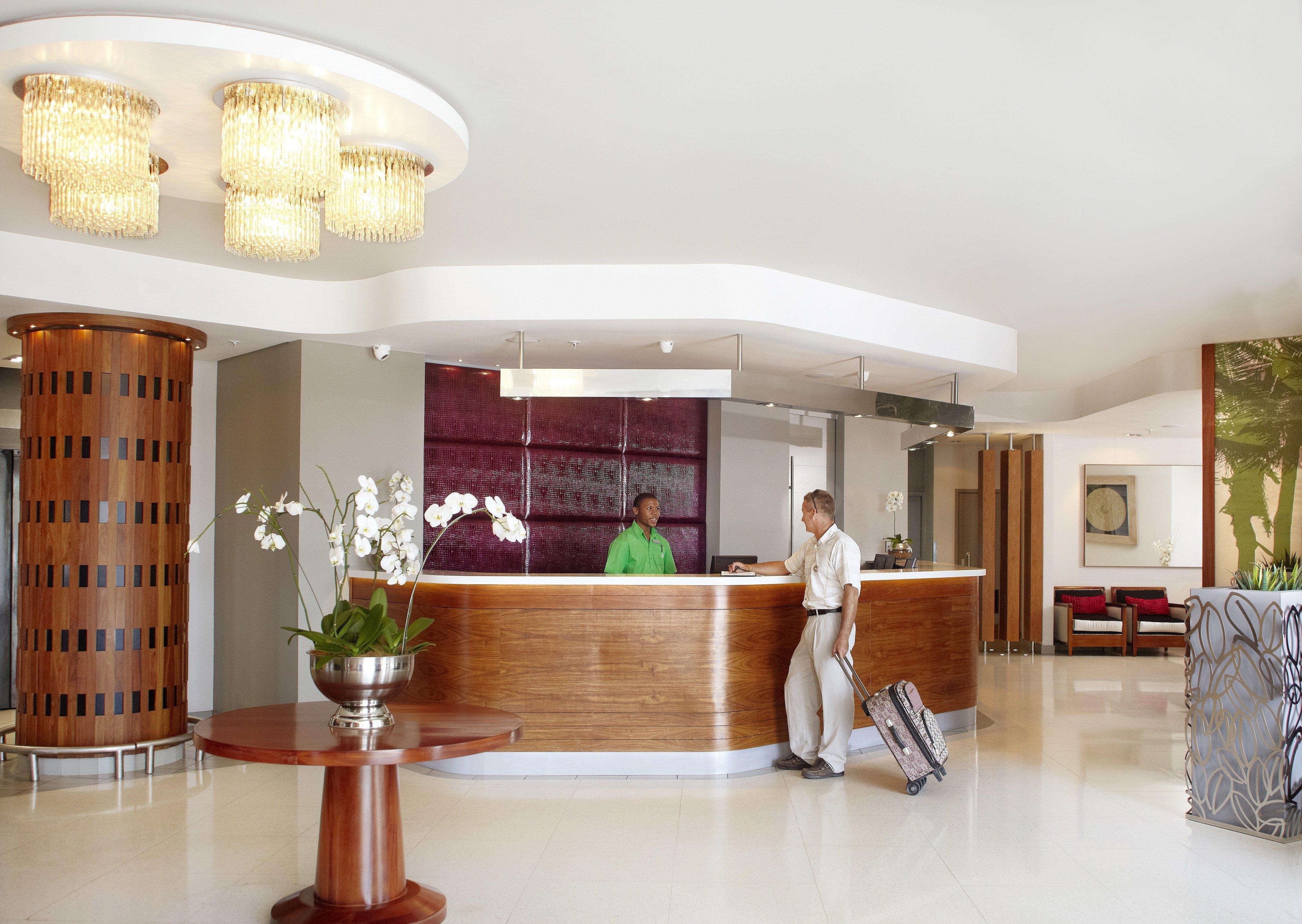 Foto - First Group The Palace All-Suite