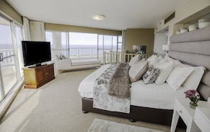 Penthouse, 3 Bedrooms, Balcony, Sea View | In-room safe, desk, iron/ironing board, bed sheets - First Group The Palace All-Suite (Durban)