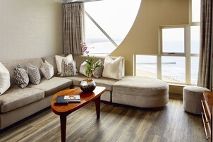 Deluxe Suite, 1 Bedroom, Balcony, Sea View | Living room | TV, DVD player