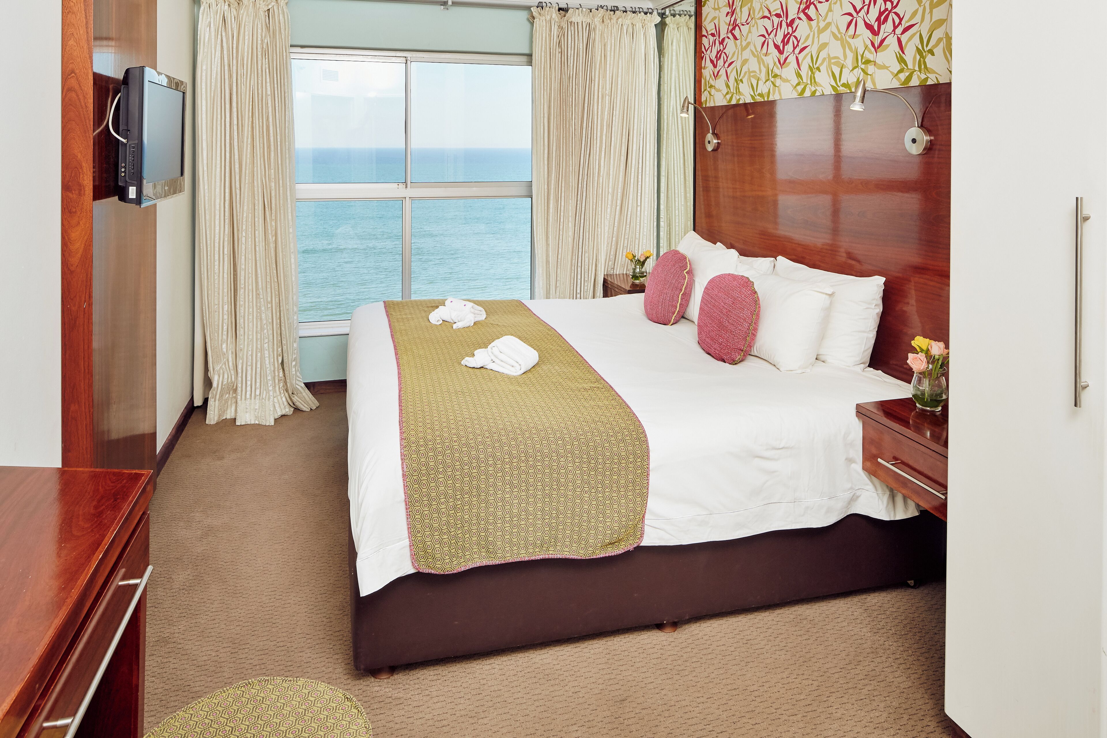 Foto - First Group The Palace All-Suite