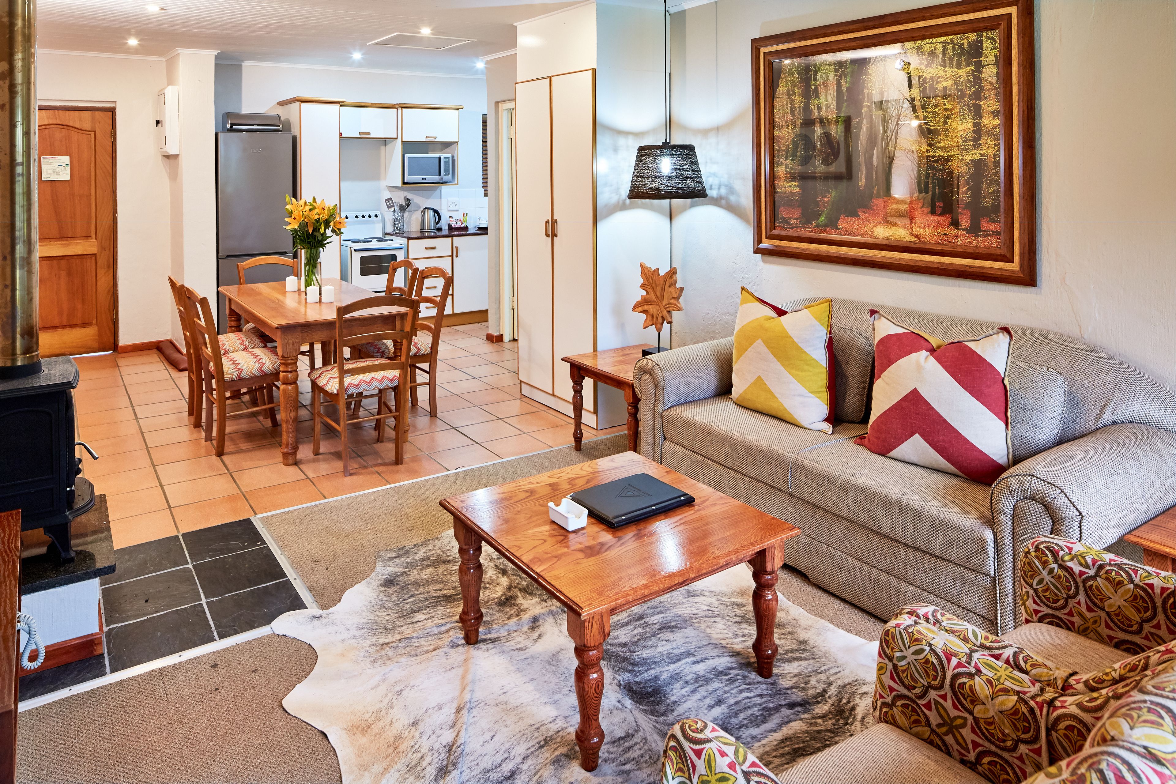 chalet, 2 bedrooms, non smoking | living room | tv