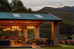 Breakfast, lunch, dinner served; al fresco dining 