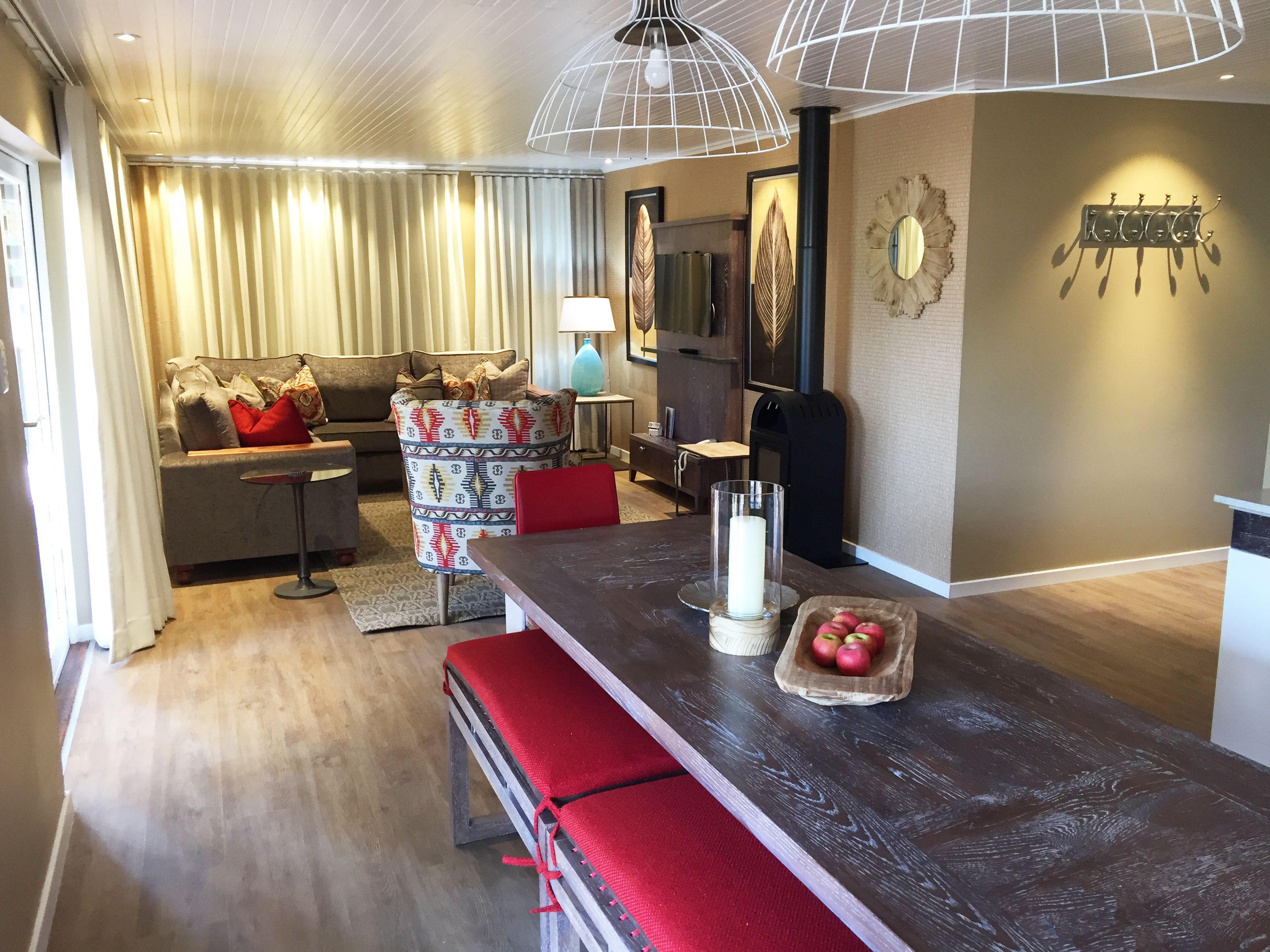 cabin, 3 bedrooms, non smoking | living area | tv