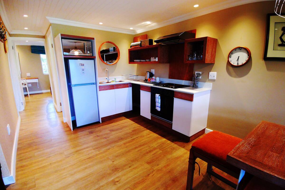 cabin, 2 bedrooms, non smoking | private kitchen | fridge, microwave, electric kettle