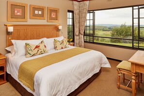 Chalet, 4 Bedrooms | In-room safe, desk, iron/ironing board, bed sheets - First Group Midlands Saddle and Trout (Mooirivier)