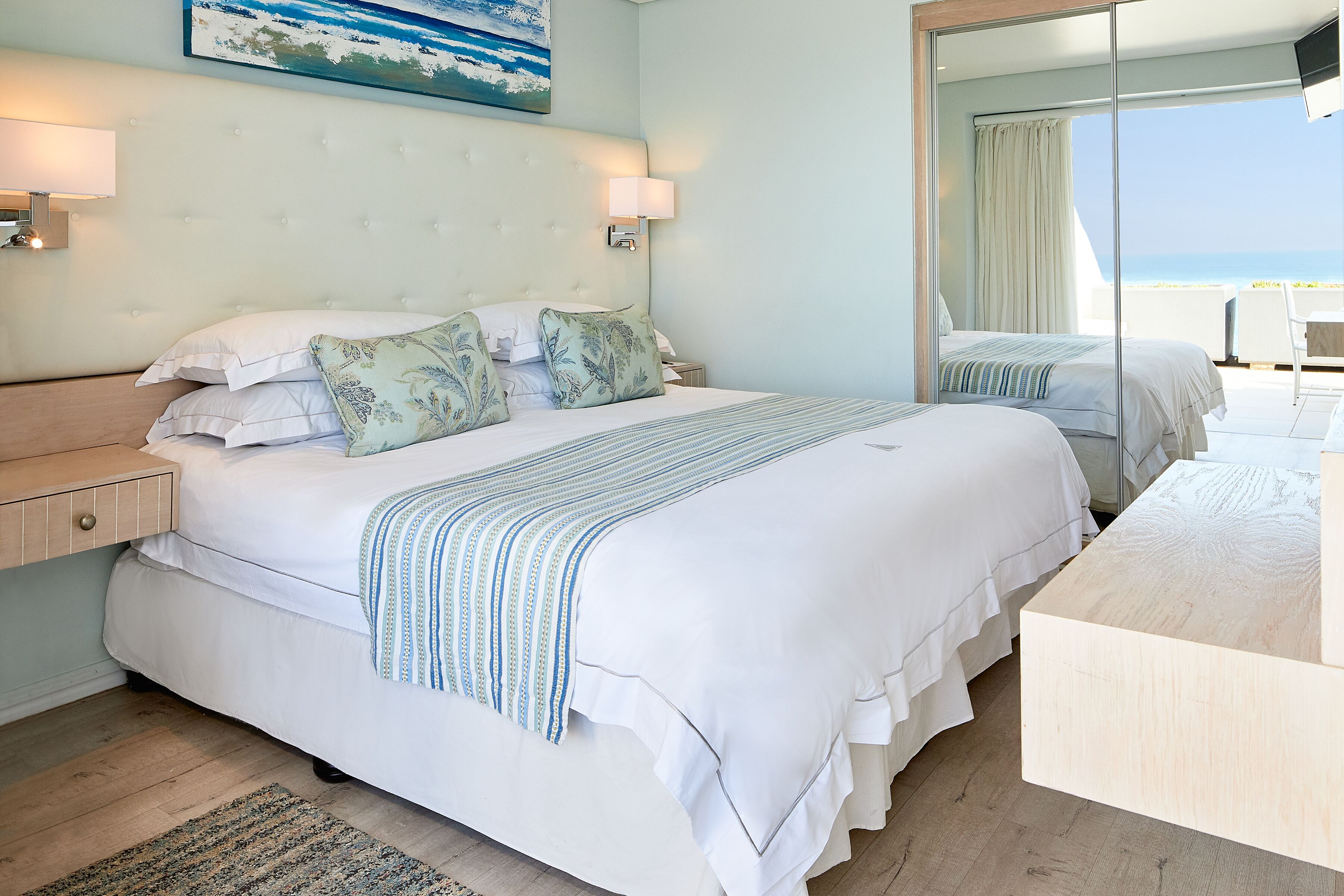 Premium bedding, in-room safe, iron/ironing board, bed sheets