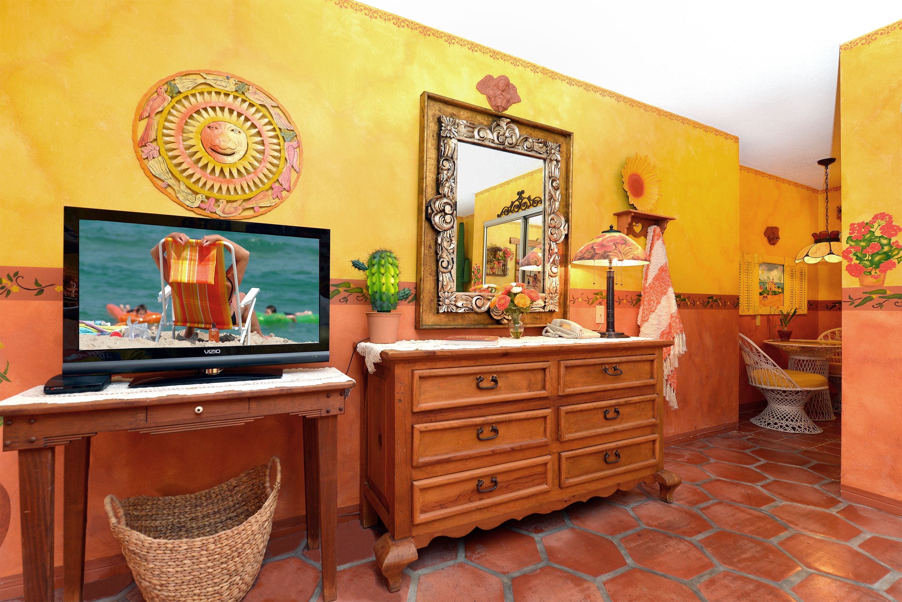 Seaside Studio Apartment | Living area | 32-inch flat-screen TV with cable channels, TV