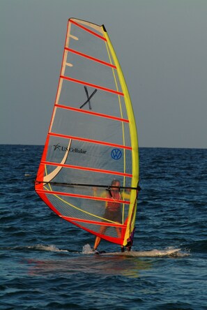 Surfing/boogie boarding