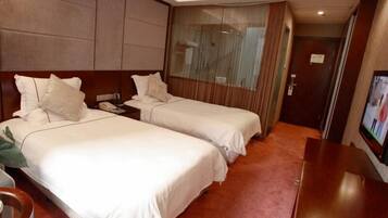 Cortinas blackout, tabla de planchar con plancha y wifi gratis