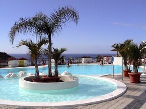 2 outdoor pools - Guanabara Park (Mogan)