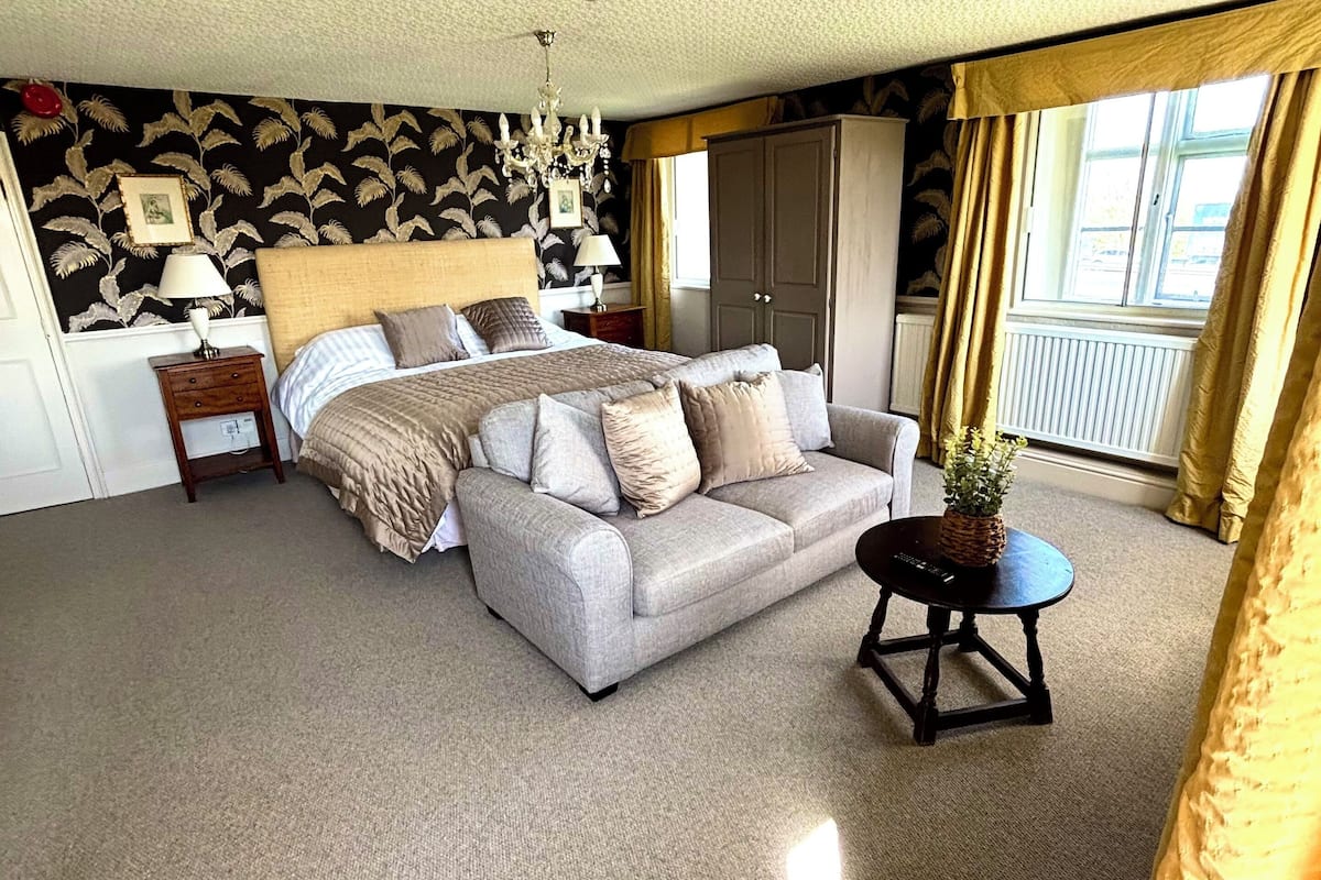 honeymoon double room, ensuite (master) | 1 bedroom