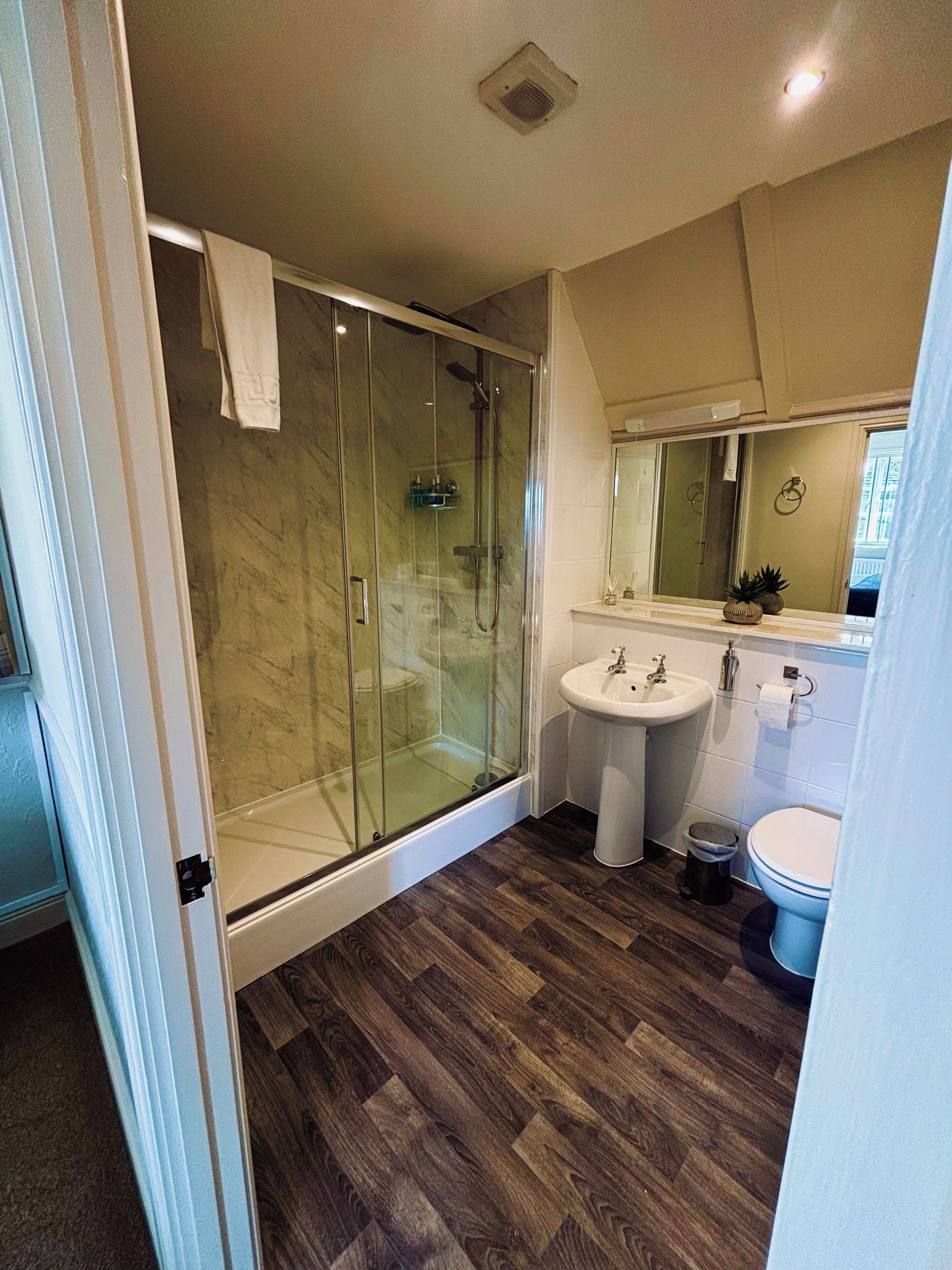 superior double room, ensuite | bathroom