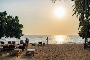 Beach nearby, sun loungers, beach towels, beach massages