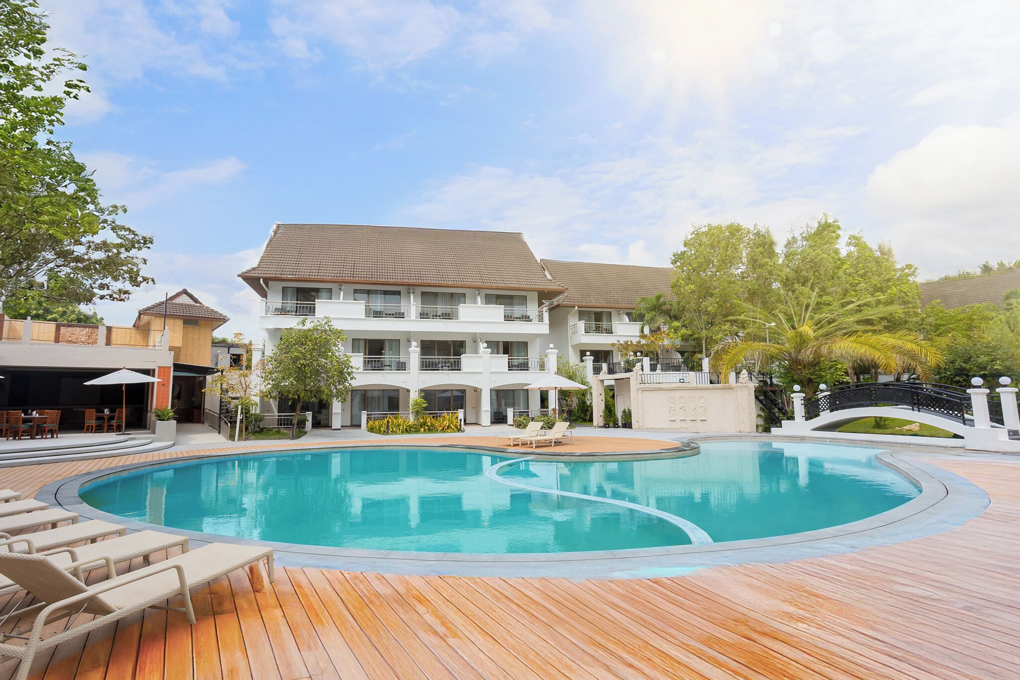 Außenpool, Liegestühle