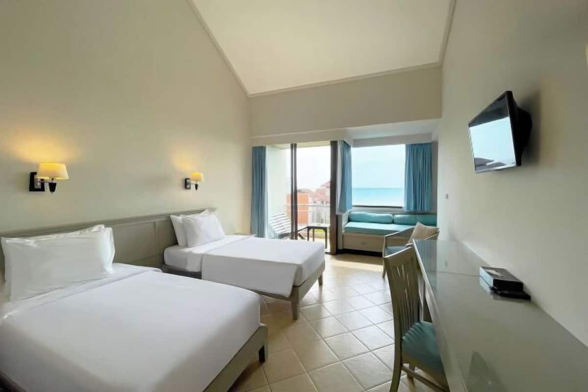 Minibar, in-room safe, desk, blackout drapes