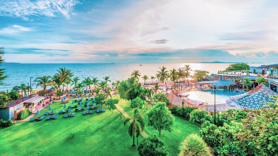 Pinnacle Grand Jomtien Resort and Beach Club