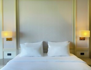 Two-Bedroom Seaside Family Suite - 2 King | Minibar, in-room safe, desk, blackout curtains - Pinnacle Grand Jomtien Resort and Beach Club (Sattahip)