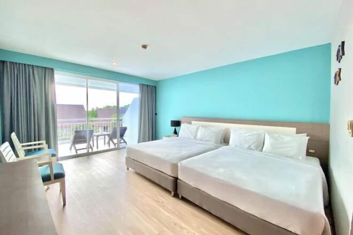 Minibar, in-room safe, desk, blackout drapes