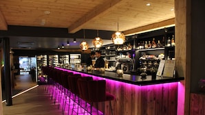 酒吧（店内）