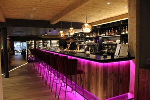 Bar (en el alojamiento)