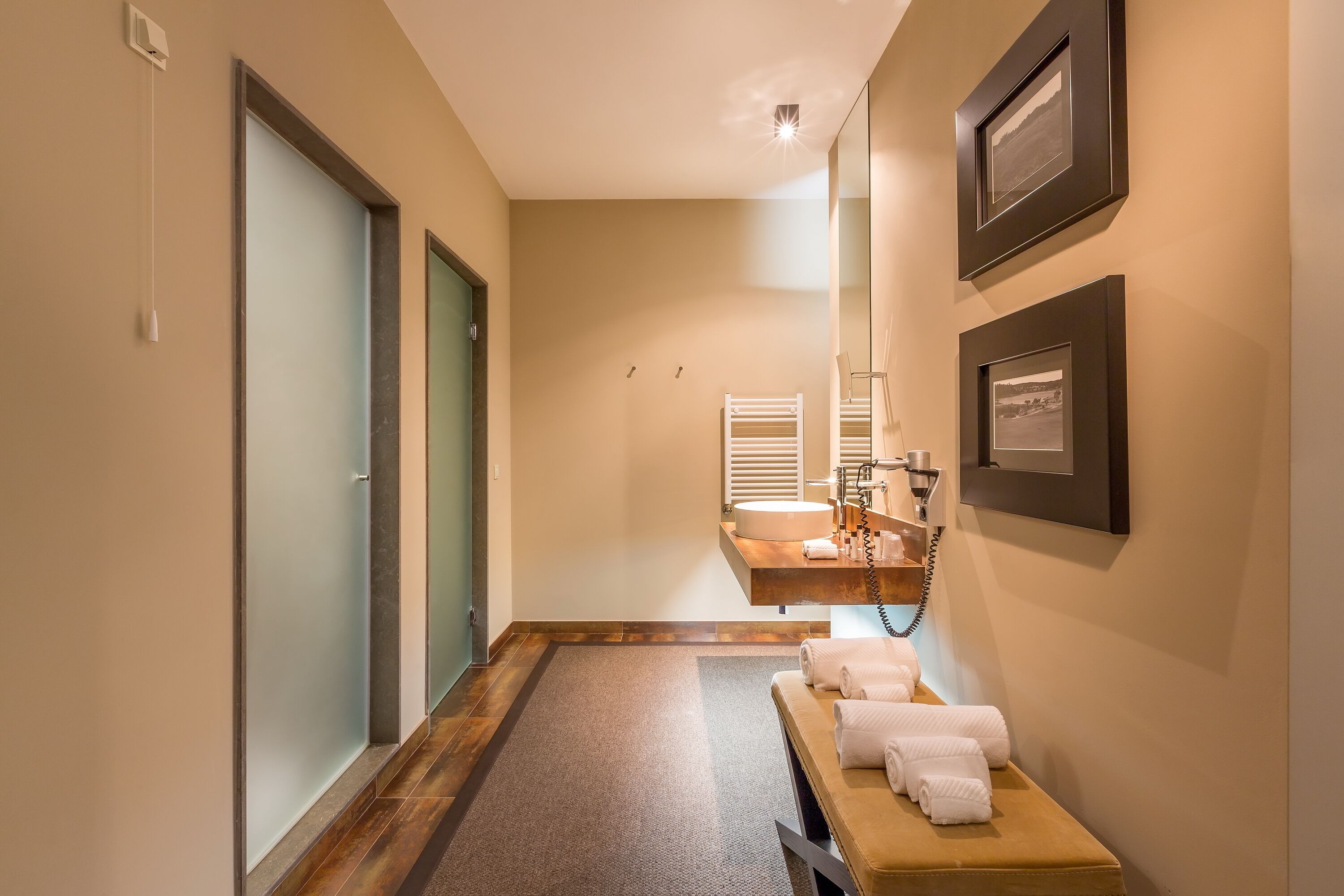 standard double room | minibar, in-room safe, blackout curtains, soundproofing