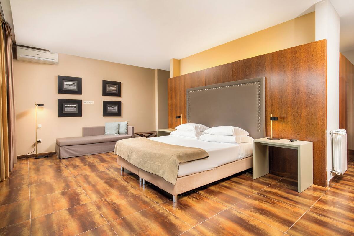 minibar, in-room safe, blackout curtains, soundproofing