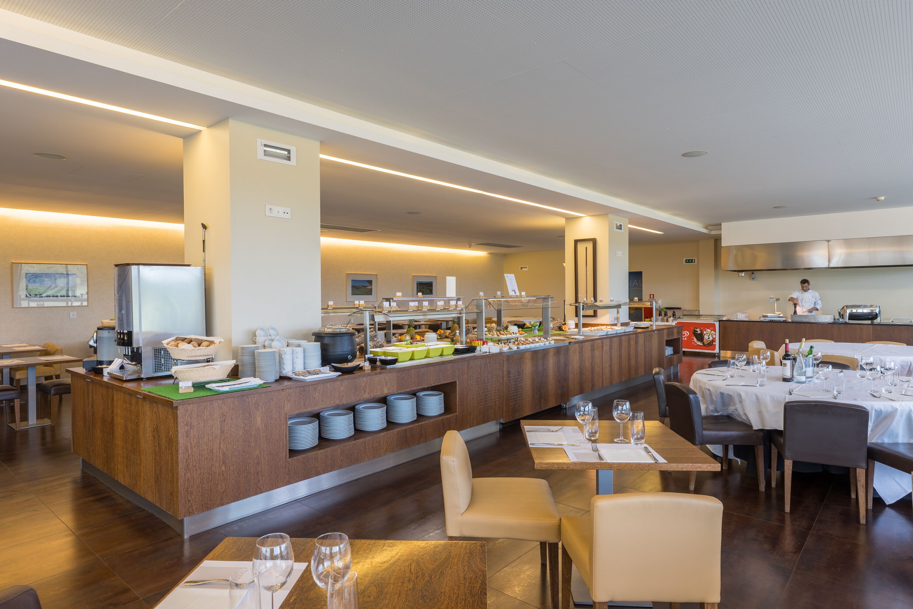 breakfast, lunch, dinner served; golf course views