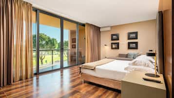 Een minibar, een kluis op de kamer, verduisterende gordijnen