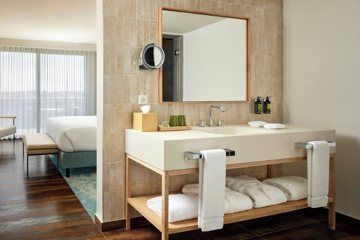 presidential suite, 2 bedrooms | bathroom | shower, free toiletries, hair dryer, bathrobes