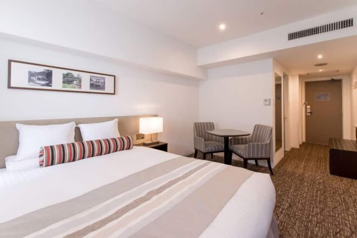 In-room safe, desk, free WiFi, bed sheets