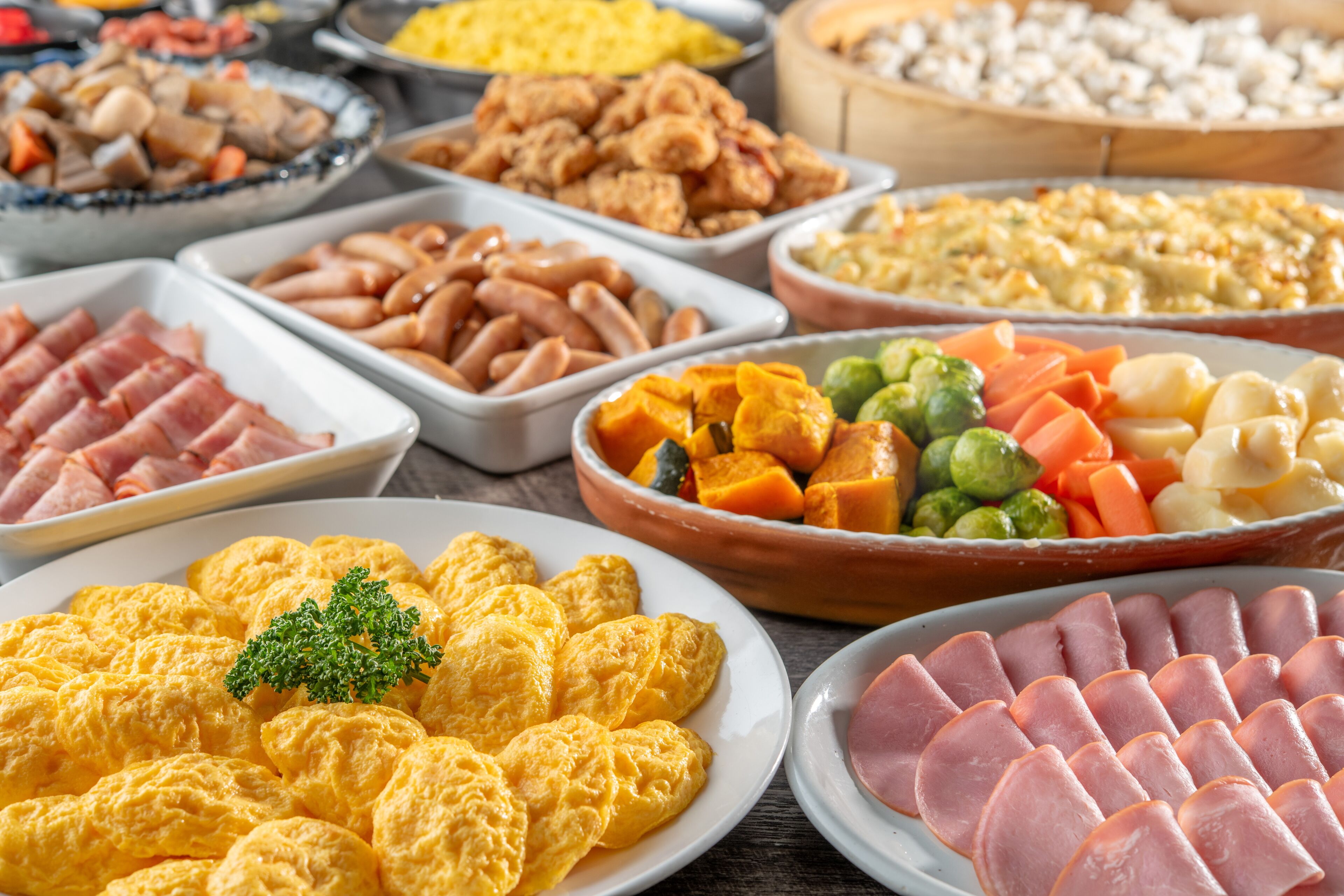 daily buffet breakfast (jpy 2200 per person)