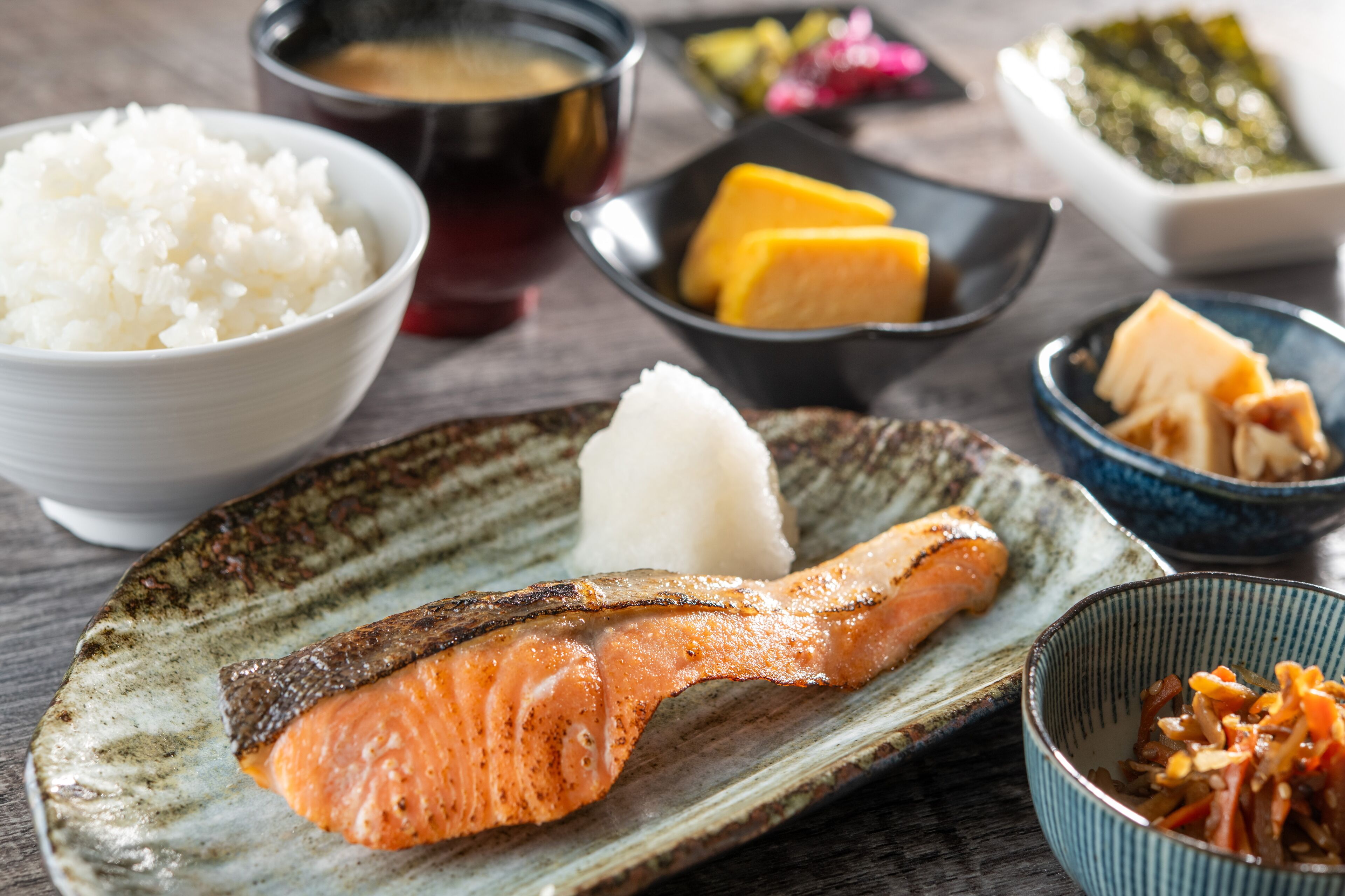 daily buffet breakfast (jpy 2200 per person)