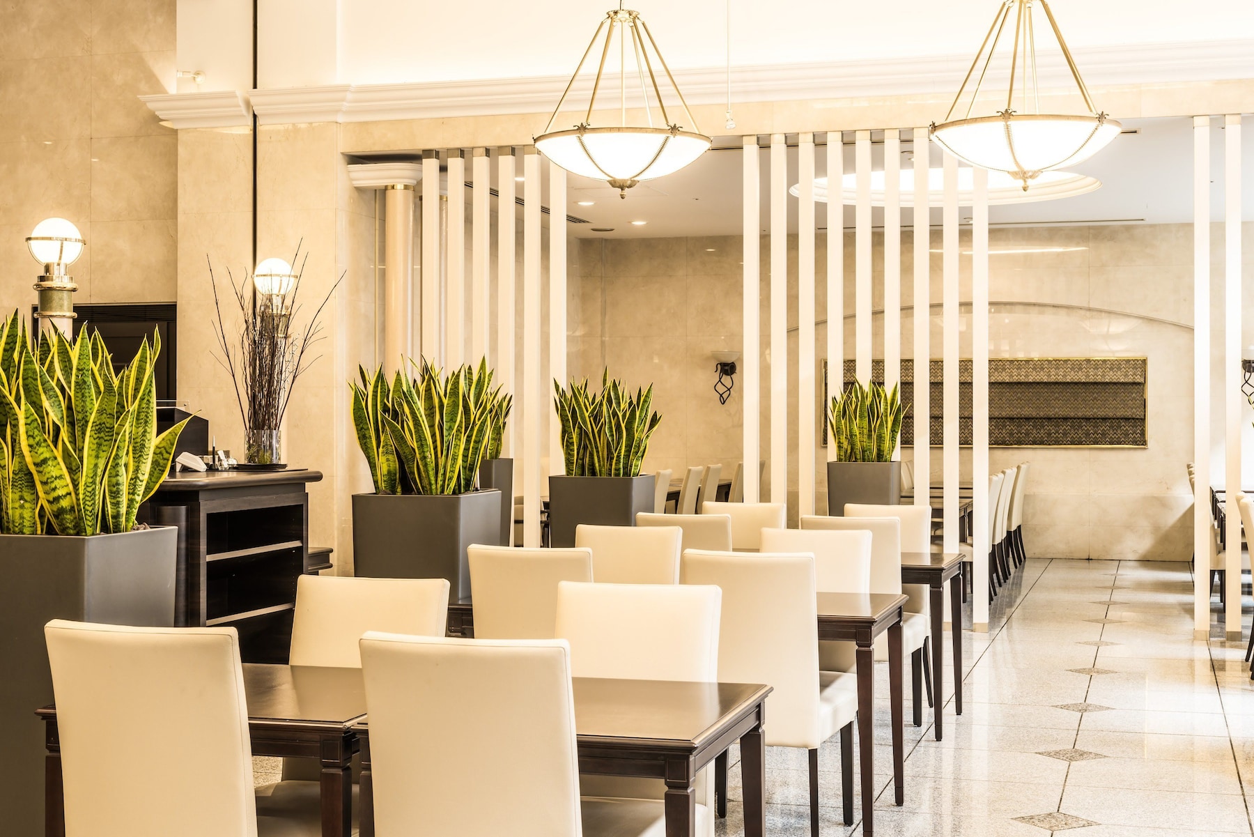 Breakfast and lunch served