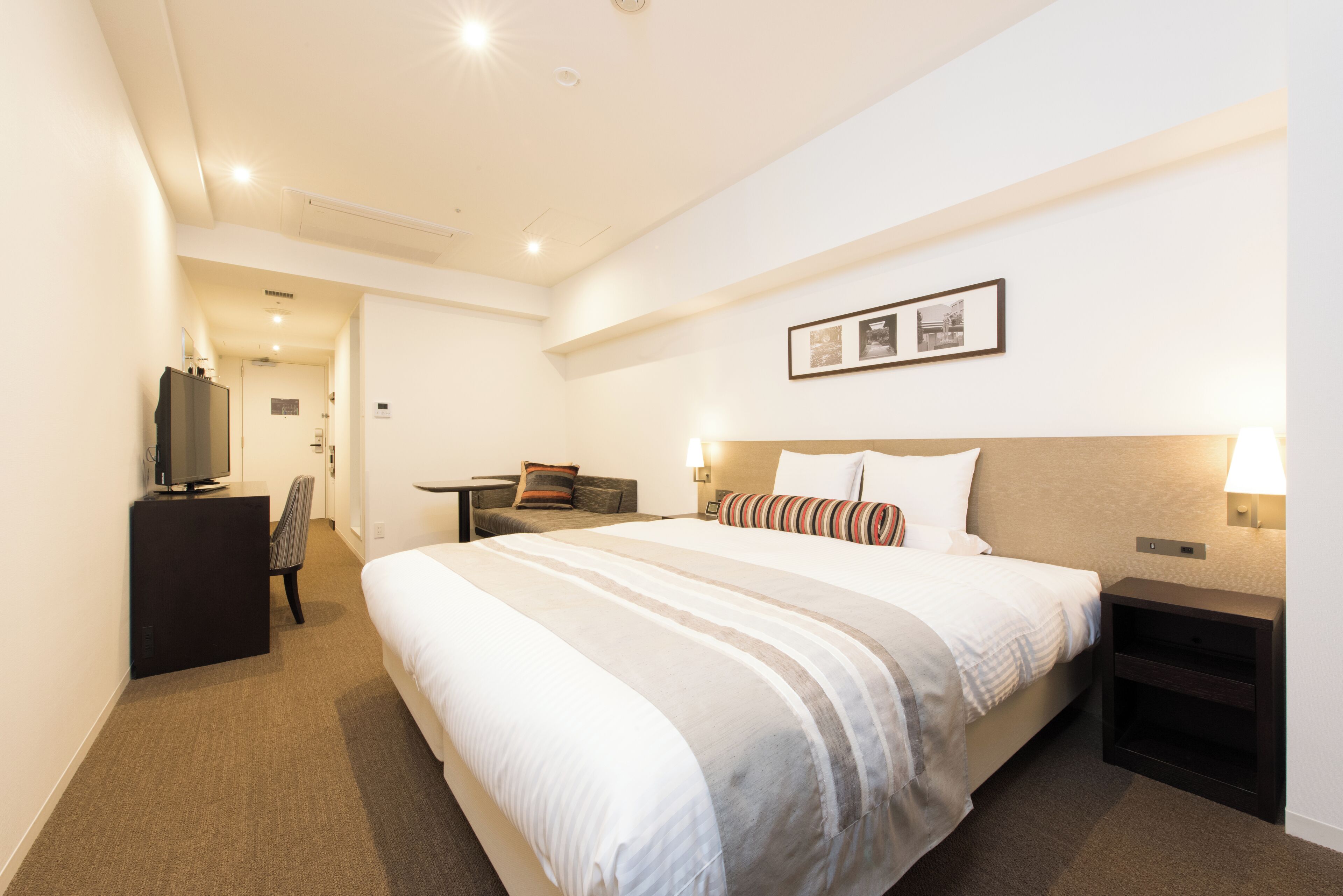 in-room safe, desk, free wifi, bed sheets