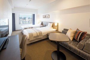 セーフティボックス (室内)、デスク、WiFi (無料)、ベッドシーツ