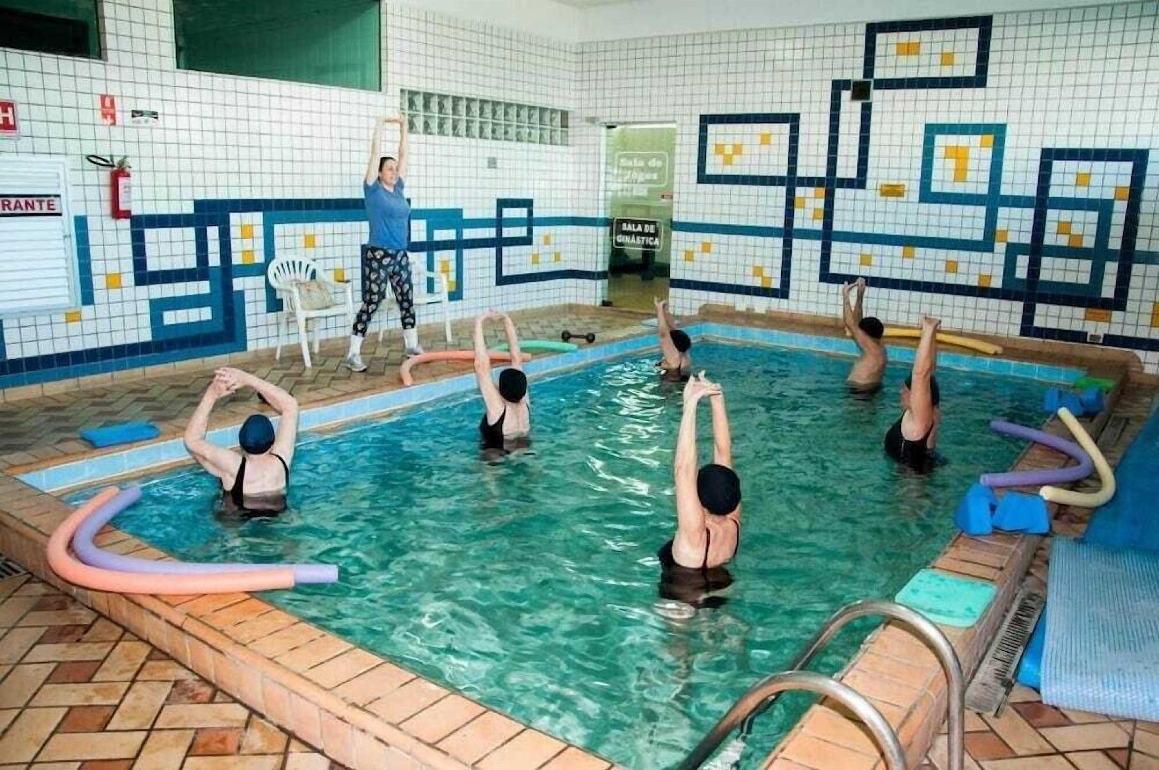 Piscina interna, piscina externa