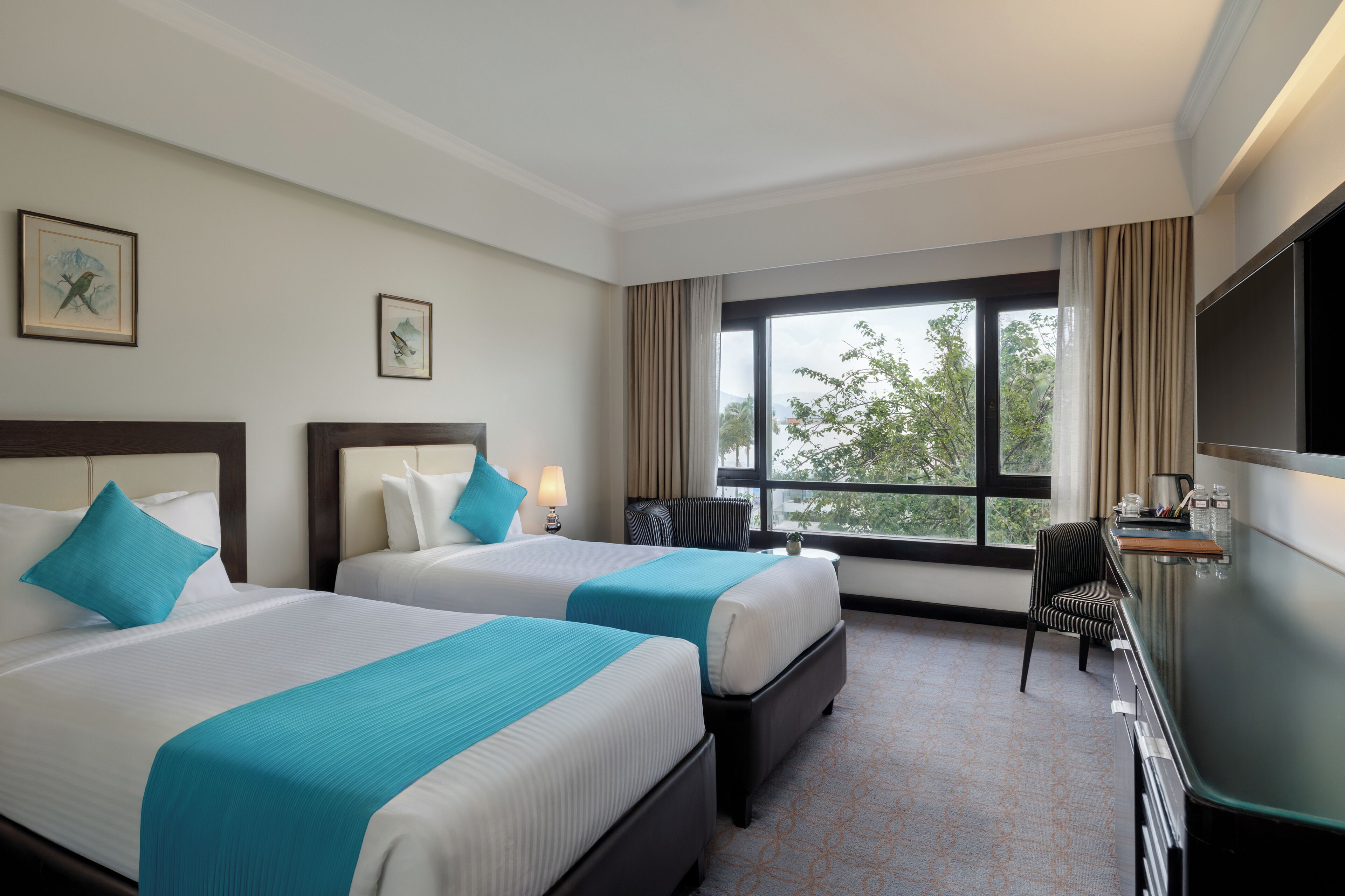 deluxe room, 1 bedroom, mountain view | 1 bedroom, minibar, in-room safe, laptop workspace